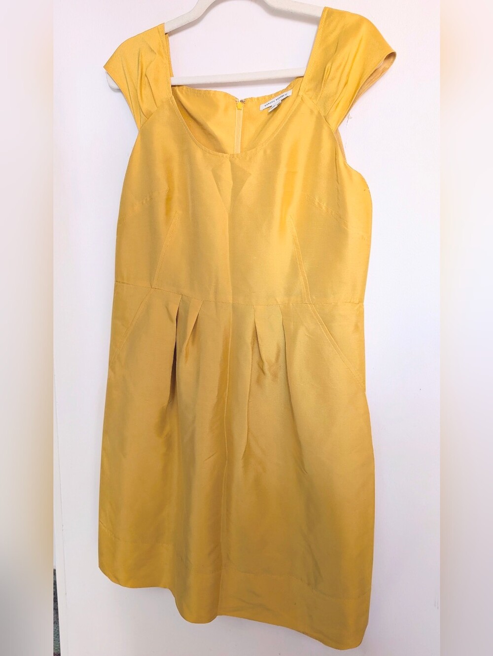 Banana Republic Sunny golden Yellow Sleeveless Scoop Neck Dress W/Cap Sleeves 8
